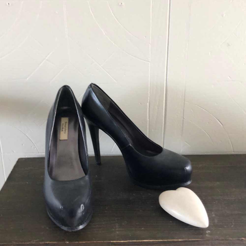 Simply vera vera Wang black pumps